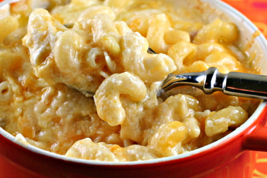 Creamy macaroni and cheese with country ham and leeks